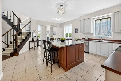 164 Galloway Trail Welland ON L3B 6G5