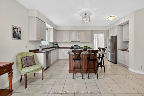 164 Galloway Trail Welland ON L3B 6G5