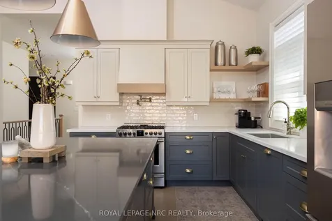 16 Swan Avenue Pelham ON L3B 5N5