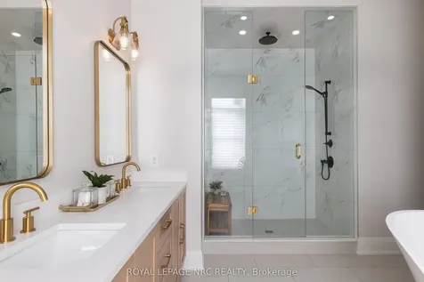 16 Swan Avenue Pelham ON L3B 5N5