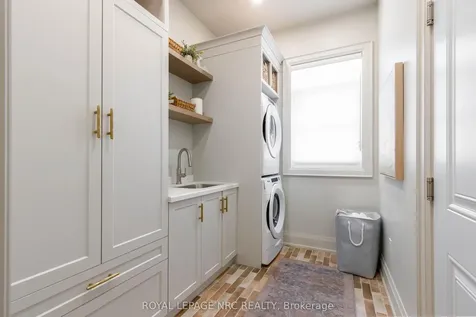 16 Swan Avenue Pelham ON L3B 5N5