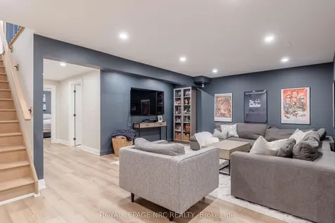 16 Swan Avenue Pelham ON L3B 5N5