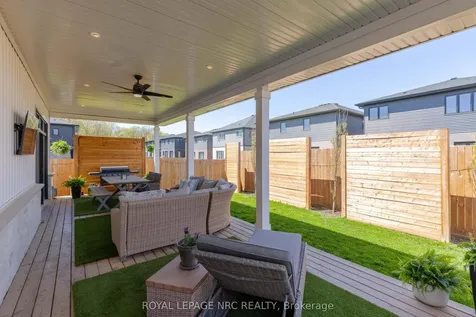 16 Swan Avenue Pelham ON L3B 5N5