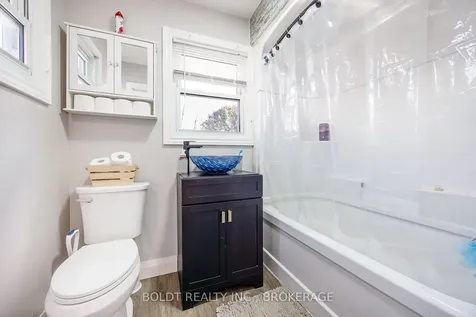 142 Clara Street Thorold ON L2V 1K3