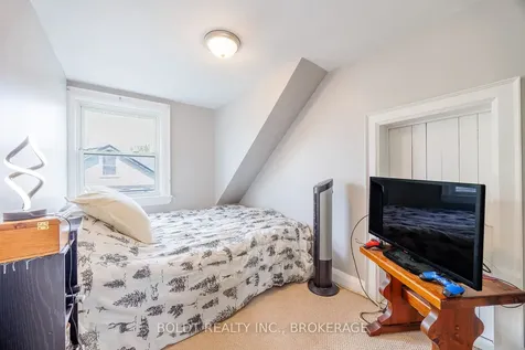 142 Clara Street Thorold ON L2V 1K3