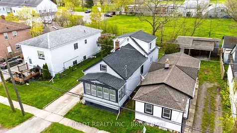 142 Clara Street Thorold ON L2V 1K3