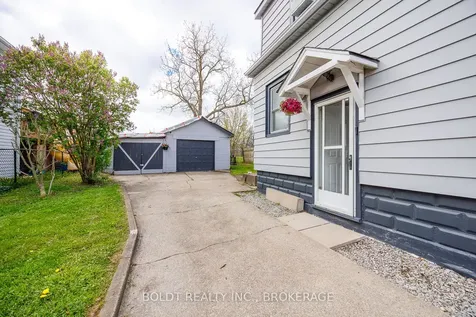 142 Clara Street Thorold ON L2V 1K3