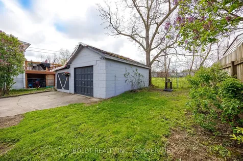 142 Clara Street Thorold ON L2V 1K3
