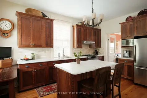 558 Harvey Street Peterborough ON K9H 3K9