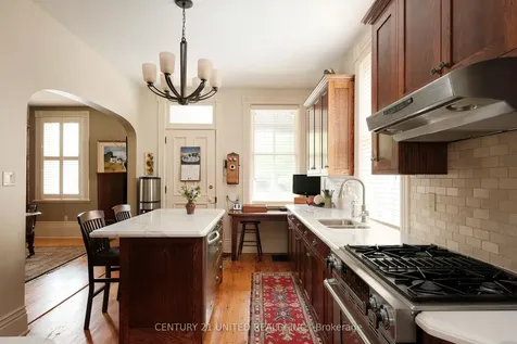 558 Harvey Street Peterborough ON K9H 3K9