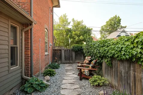558 Harvey Street Peterborough ON K9H 3K9