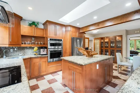 21 Tiffany Crescent Kanata ON K2K 1W3