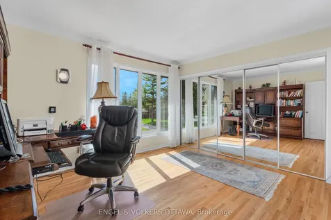 21 Tiffany Crescent Kanata ON K2K 1W3
