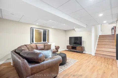 21 Tiffany Crescent Kanata ON K2K 1W3