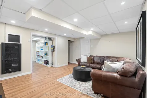 21 Tiffany Crescent Kanata ON K2K 1W3