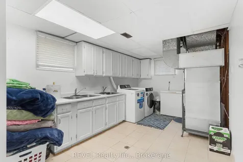 733 Clare Avenue Welland ON L3C 3B9