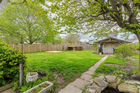733 Clare Avenue Welland ON L3C 3B9