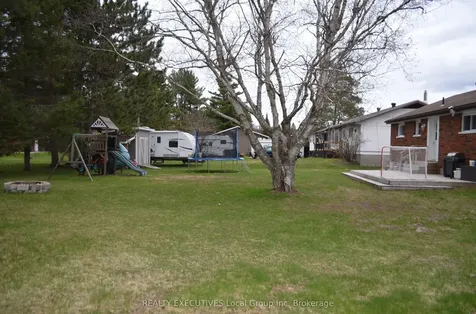 412 Sweezy Street W Powassan ON P0H 2L0