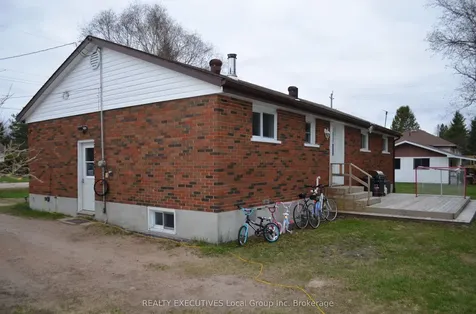 412 Sweezy Street W Powassan ON P0H 2L0
