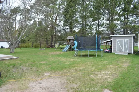 412 Sweezy Street W Powassan ON P0H 2L0