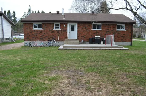 412 Sweezy Street W Powassan ON P0H 2L0