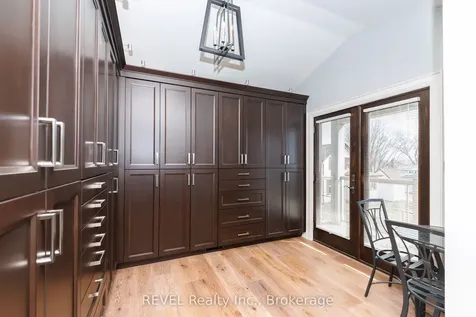 190 Oakdale Avenue St. Catharines ON L2P 2K8
