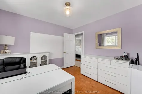 290 Glen Castle Road Kingston ON K7M 4N8