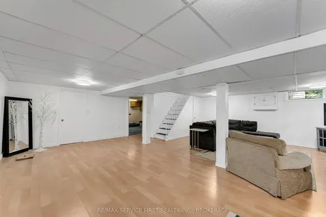 290 Glen Castle Road Kingston ON K7M 4N8