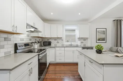 44 Whitfield Avenue Hamilton ON L8L 4B6