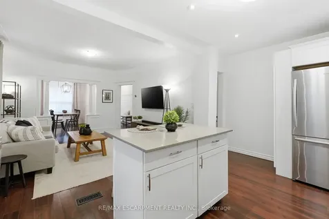 44 Whitfield Avenue Hamilton ON L8L 4B6
