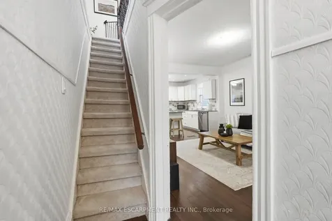 44 Whitfield Avenue Hamilton ON L8L 4B6