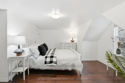 44 Whitfield Avenue Hamilton ON L8L 4B6