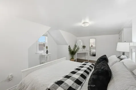 44 Whitfield Avenue Hamilton ON L8L 4B6