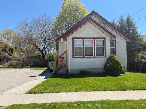 15 Nelson Street W Goderich ON N7A 2M2