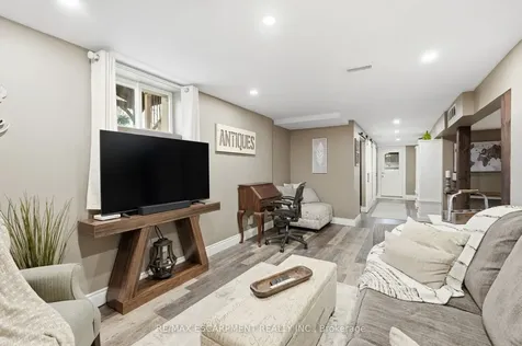 577 Harvest Road Hamilton ON L9H 5K8