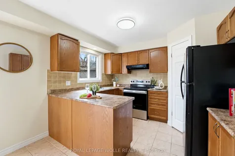 87 Ralgreen Crescent Kitchener ON N2M 1V1