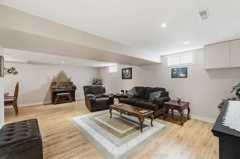 4 Rossie Place St. Catharines ON L2P 2G6