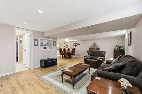 4 Rossie Place St. Catharines ON L2P 2G6