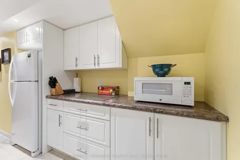 4 Rossie Place St. Catharines ON L2P 2G6