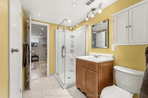 4 Rossie Place St. Catharines ON L2P 2G6