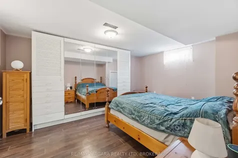 4 Rossie Place St. Catharines ON L2P 2G6