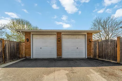 4 Rossie Place St. Catharines ON L2P 2G6