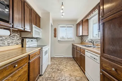 4 Rossie Place St. Catharines ON L2P 2G6