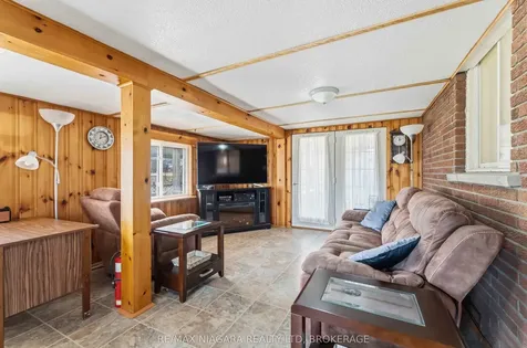 4 Rossie Place St. Catharines ON L2P 2G6