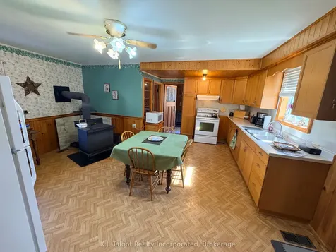 32 Albert Street Ashfield-colborne-wawanosh ON N0M 1R0
