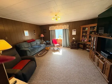 32 Albert Street Ashfield-colborne-wawanosh ON N0M 1R0