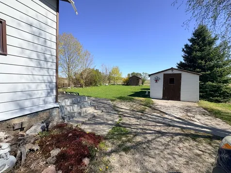 32 Albert Street Ashfield-colborne-wawanosh ON N0M 1R0