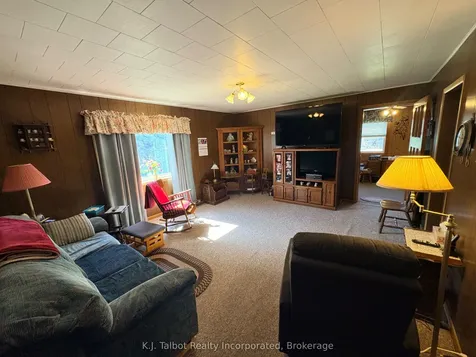 32 Albert Street Ashfield-colborne-wawanosh ON N0M 1R0
