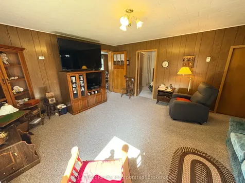32 Albert Street Ashfield-colborne-wawanosh ON N0M 1R0