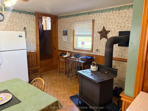 32 Albert Street Ashfield-colborne-wawanosh ON N0M 1R0